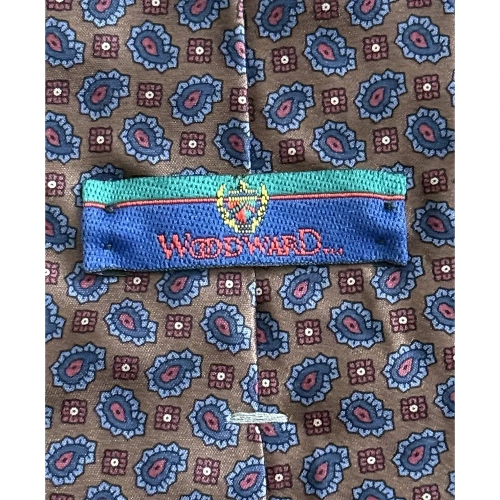 Vintage Woodward Tie Brown Paisley‎ Pattern 100% Italian Silk